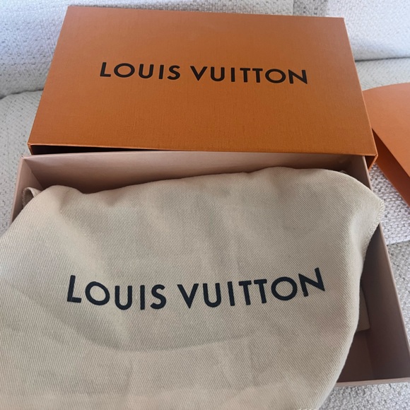 Authentic Louis Vuitton mini bag - Picture 5 of 7